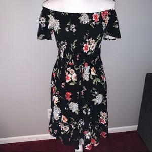 NWT Off The Shoulder Floral Dress